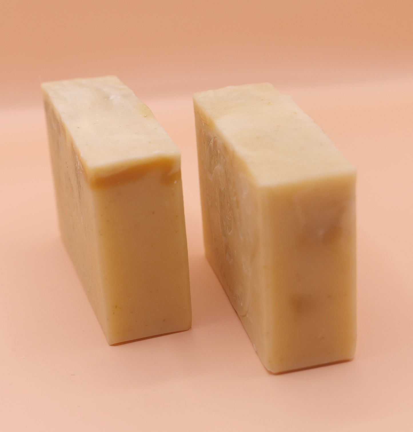 beef tallow & Oat & Rosemary (Dry to normal skin)