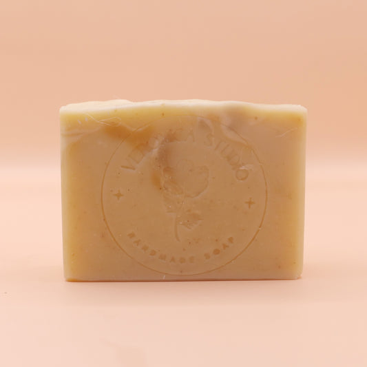 beef tallow & Oat & Rosemary (Dry to normal skin)