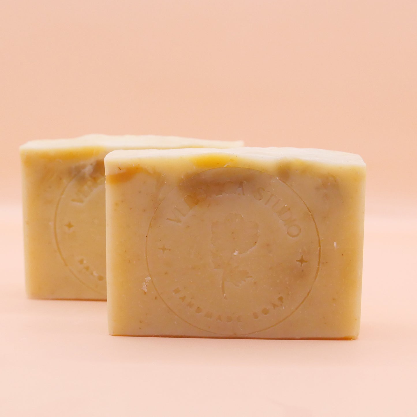 beef tallow & Oat & Rosemary (Dry to normal skin)